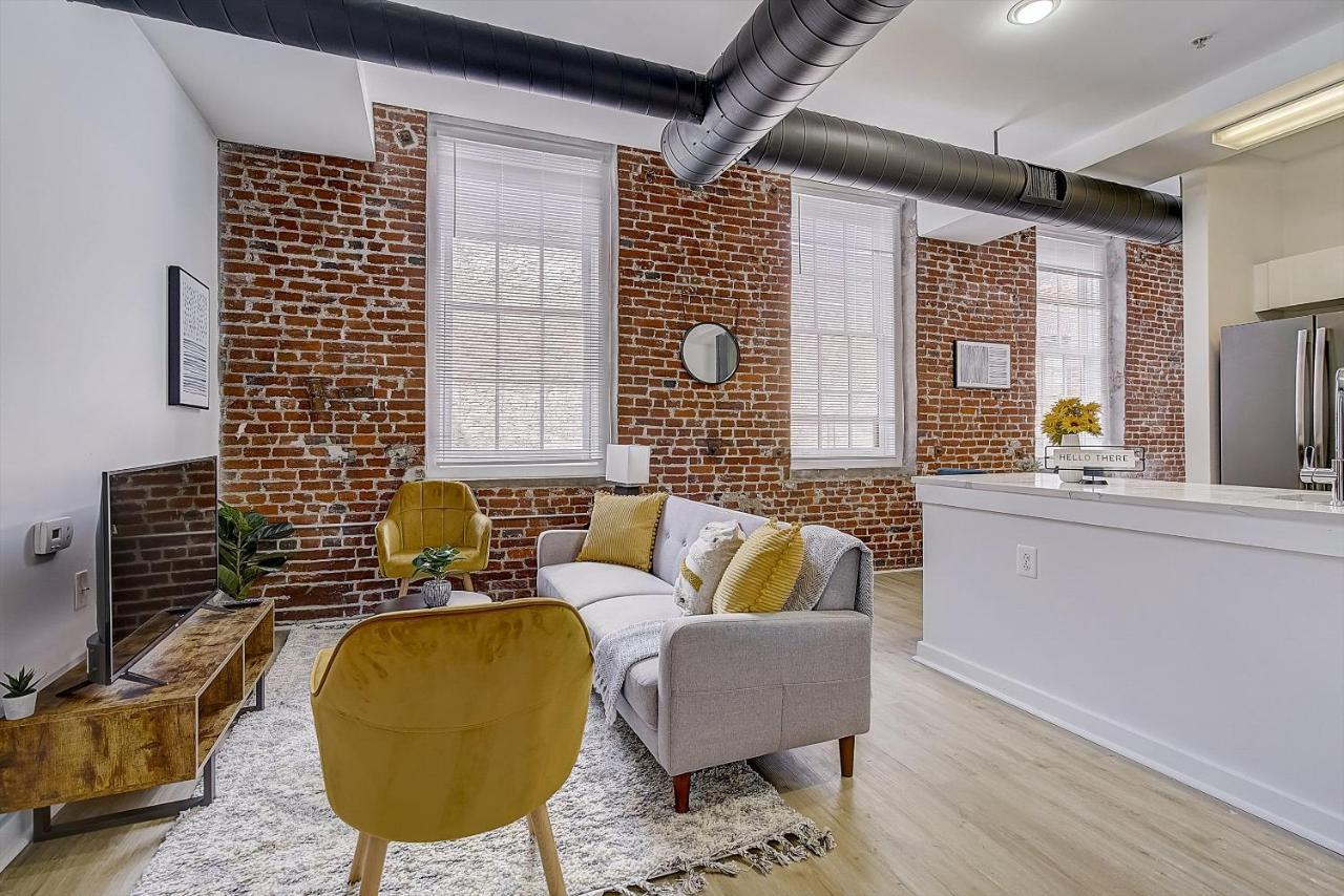 Frontdesk I Carriage Wheel Lofts Apts Philadelphia Apartment Ngoại thất bức ảnh